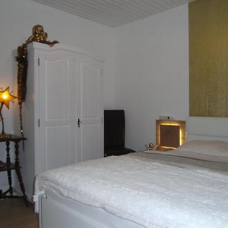 Ferienwohnung Rosentraum Oberotterbach エクステリア 写真