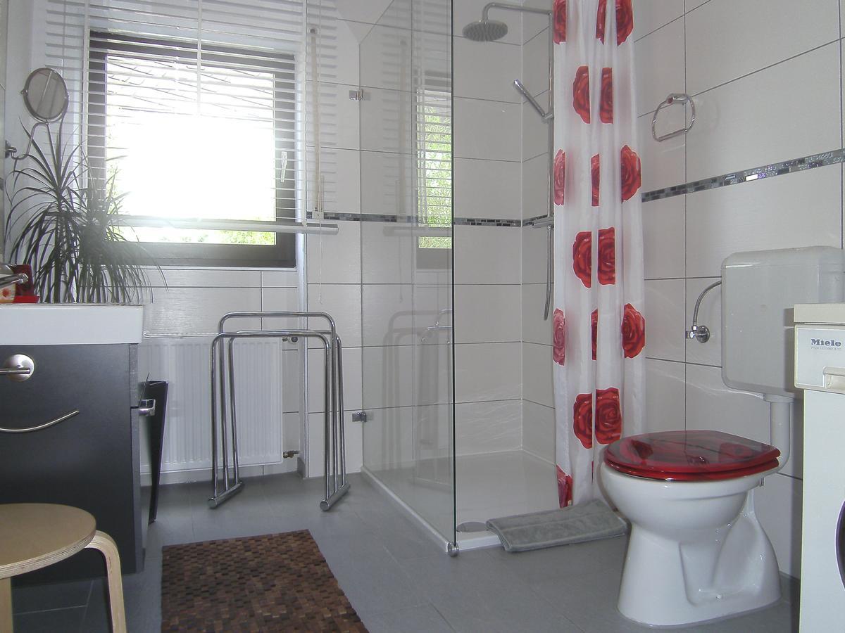 Ferienwohnung Rosentraum Oberotterbach エクステリア 写真