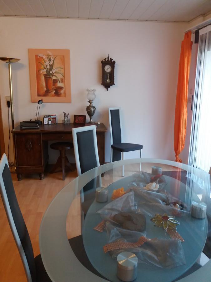 Ferienwohnung Rosentraum Oberotterbach エクステリア 写真