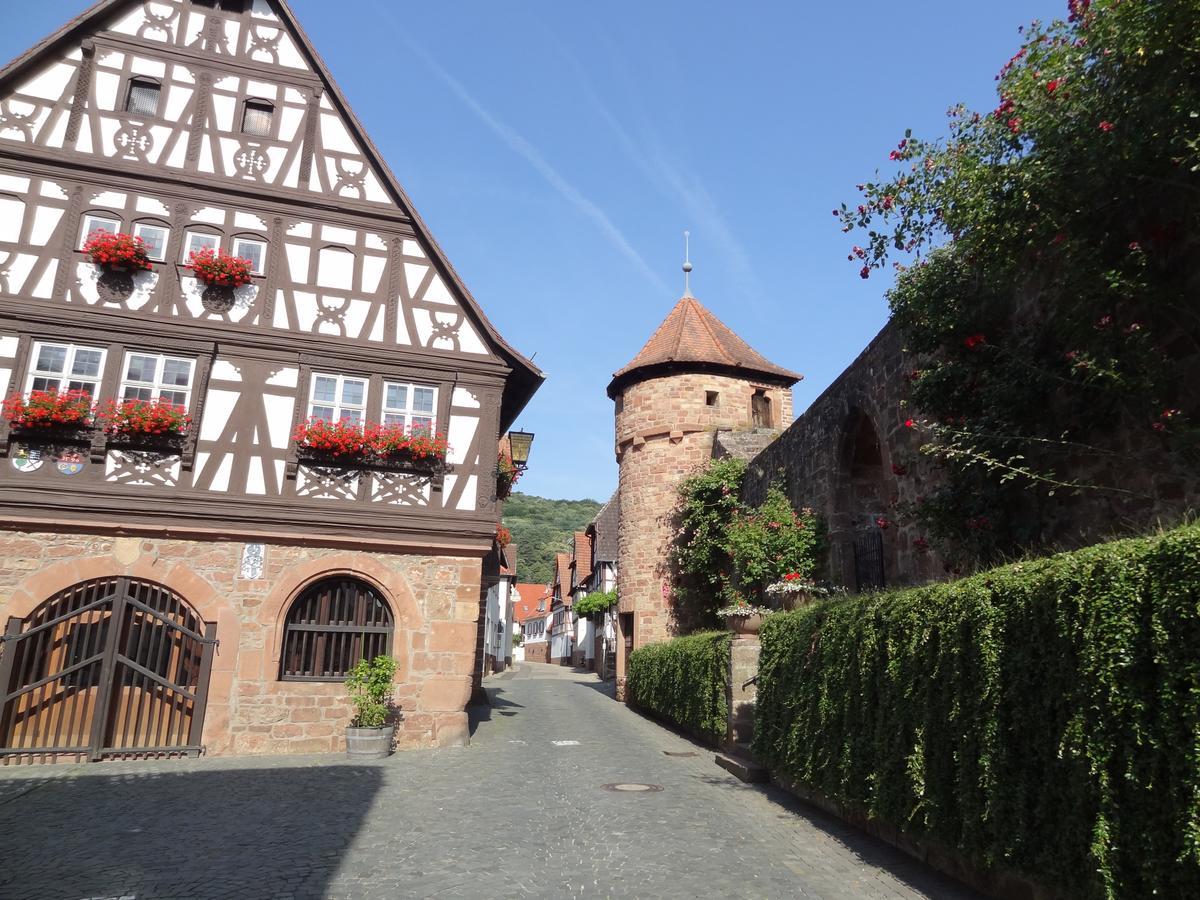 Ferienwohnung Rosentraum Oberotterbach エクステリア 写真